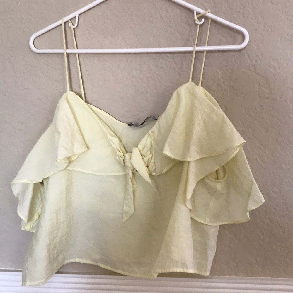 Open shoulder yellow tie top